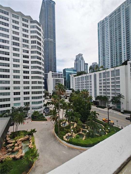 For Rent: $2,950 (2 beds, 2 baths, 990 Square Feet)