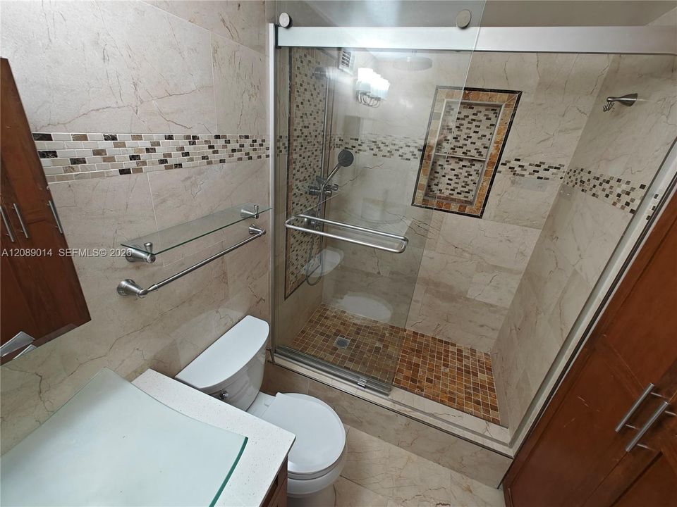 For Rent: $2,950 (2 beds, 2 baths, 990 Square Feet)