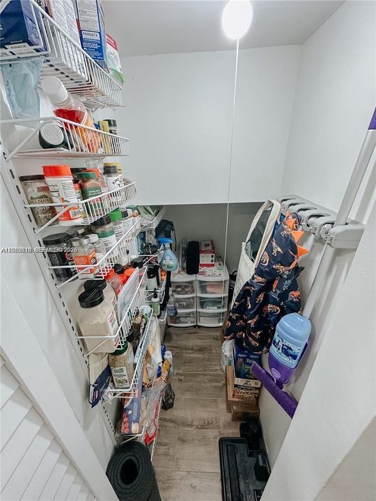 В аренду: $3,000 (2 спален, 2 ванн, 1250 Квадратных фут)