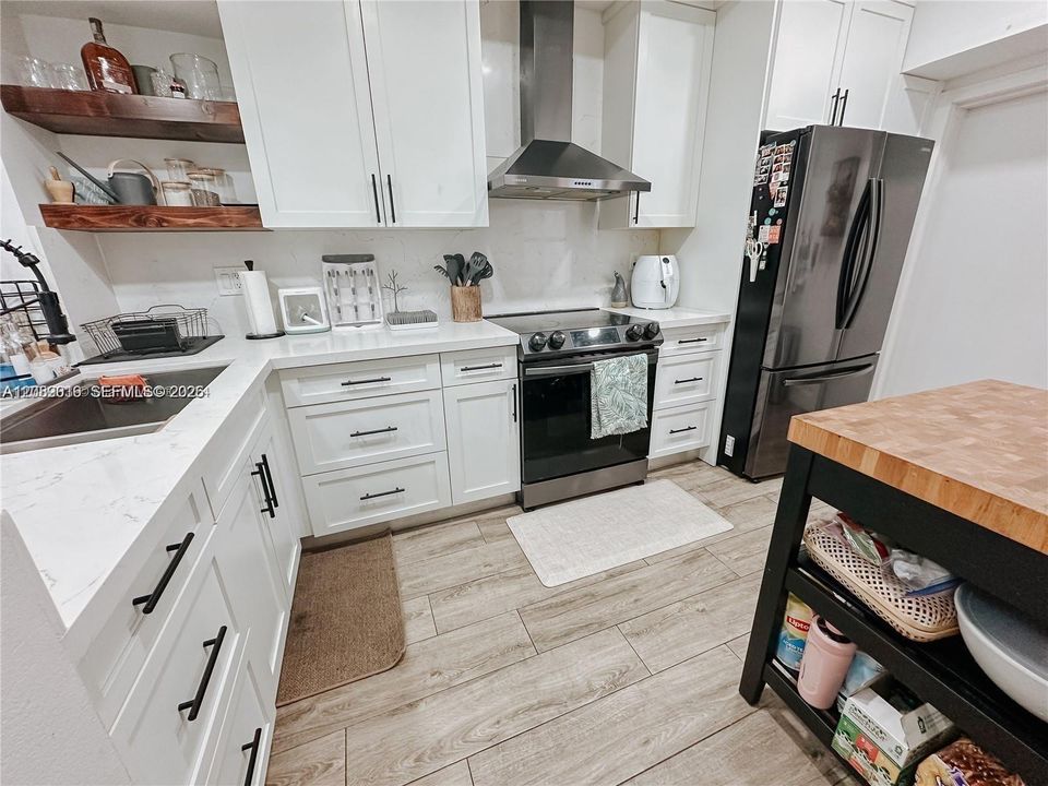 В аренду: $3,000 (2 спален, 2 ванн, 1250 Квадратных фут)