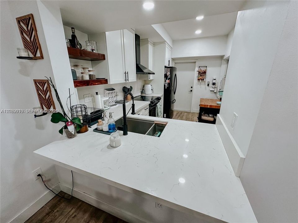 В аренду: $3,000 (2 спален, 2 ванн, 1250 Квадратных фут)