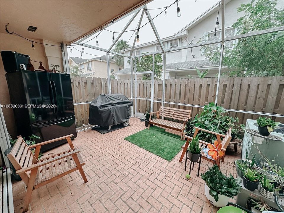 В аренду: $3,000 (2 спален, 2 ванн, 1250 Квадратных фут)