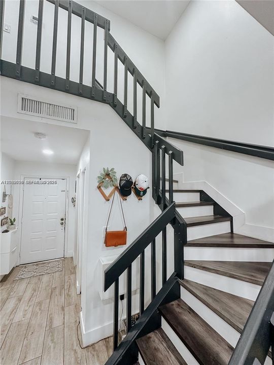 В аренду: $3,000 (2 спален, 2 ванн, 1250 Квадратных фут)