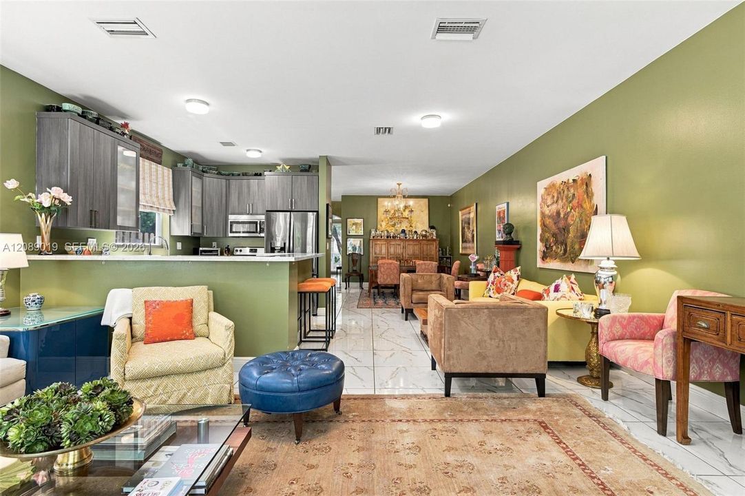 En Venta: $1,295,000 (3 camas, 2 baños, 1972 Pies cuadrados)