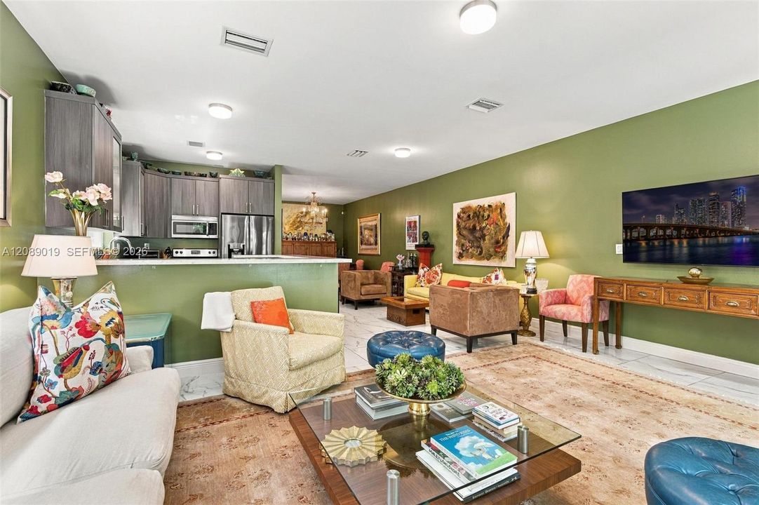 En Venta: $1,295,000 (3 camas, 2 baños, 1972 Pies cuadrados)
