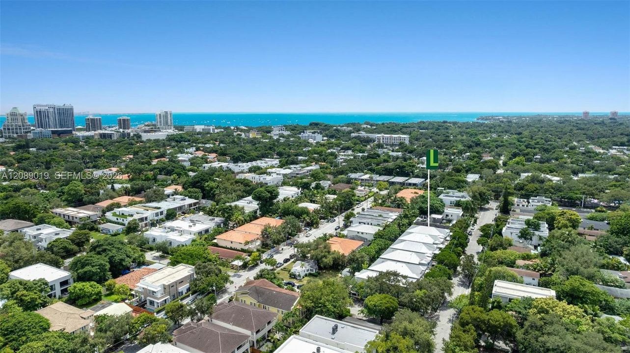 En Venta: $1,295,000 (3 camas, 2 baños, 1972 Pies cuadrados)