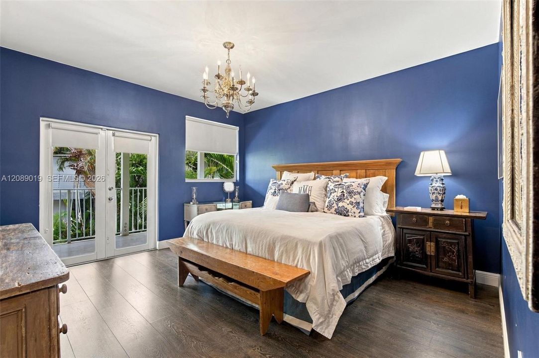 En Venta: $1,295,000 (3 camas, 2 baños, 1972 Pies cuadrados)
