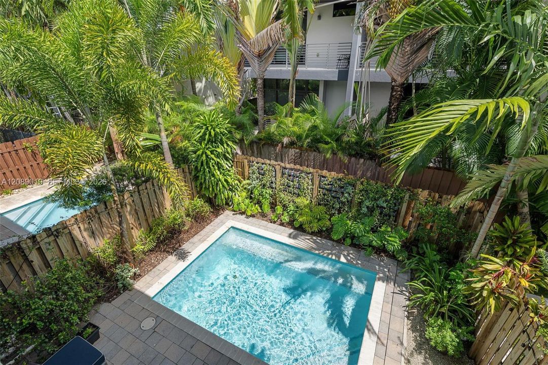 En Venta: $1,295,000 (3 camas, 2 baños, 1972 Pies cuadrados)