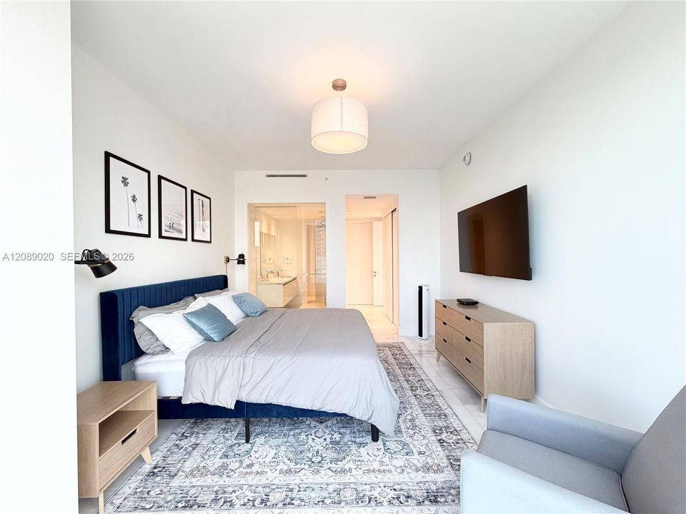 For Rent: $8,900 (2 beds, 2 baths, 1105 Square Feet)