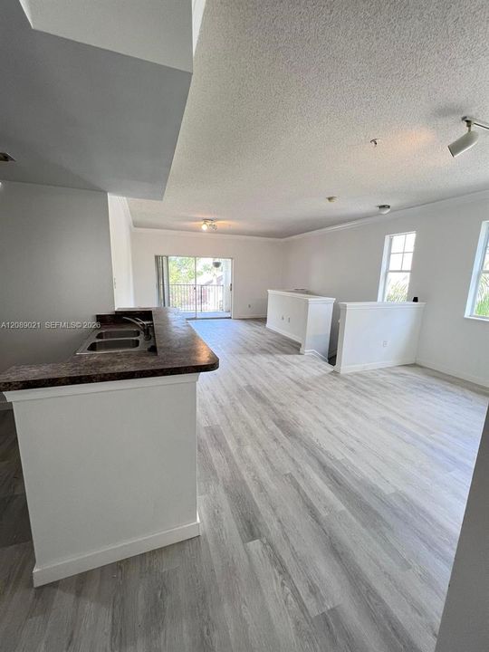 For Rent: $2,000 (2 beds, 2 baths, 1123 Square Feet)