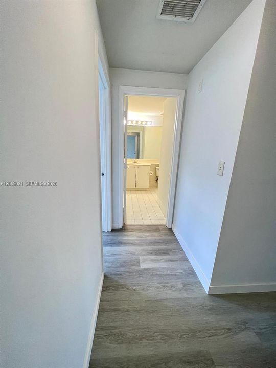 For Rent: $2,000 (2 beds, 2 baths, 1123 Square Feet)