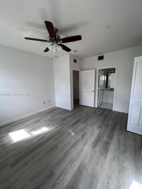 For Rent: $2,000 (2 beds, 2 baths, 1123 Square Feet)
