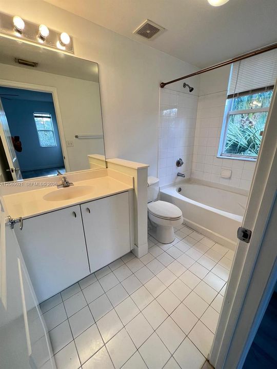 For Rent: $2,000 (2 beds, 2 baths, 1123 Square Feet)