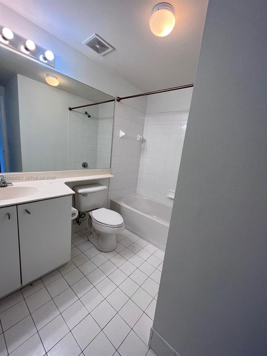 For Rent: $2,000 (2 beds, 2 baths, 1123 Square Feet)