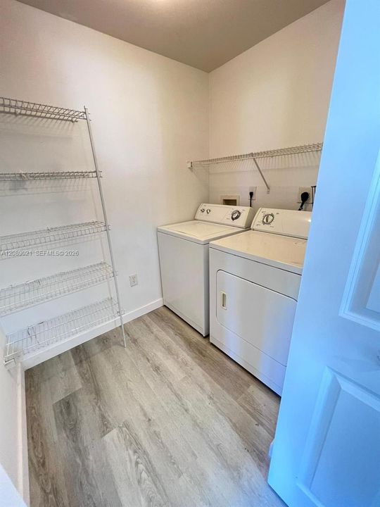 For Rent: $2,000 (2 beds, 2 baths, 1123 Square Feet)