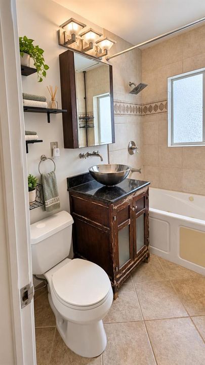 Bathtub/Shower Bathroom