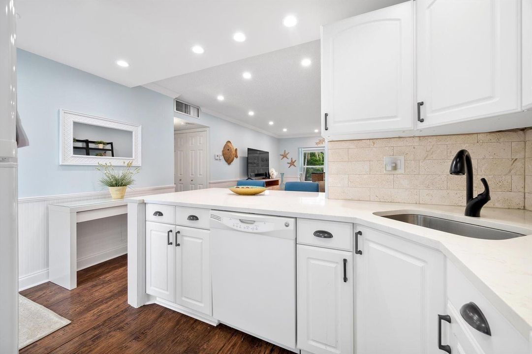 14-5171 W Oakland Park Blvd #204_014