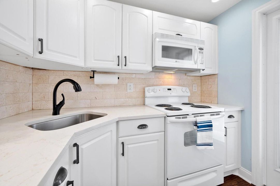13-5171 W Oakland Park Blvd #204_013