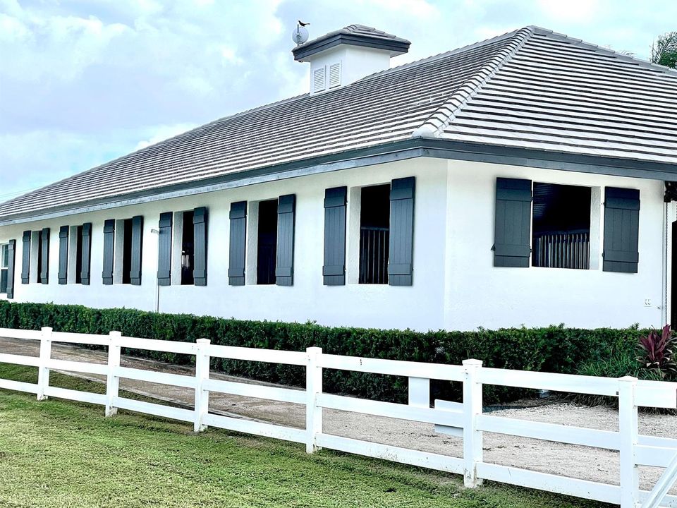 Barn exterior 2