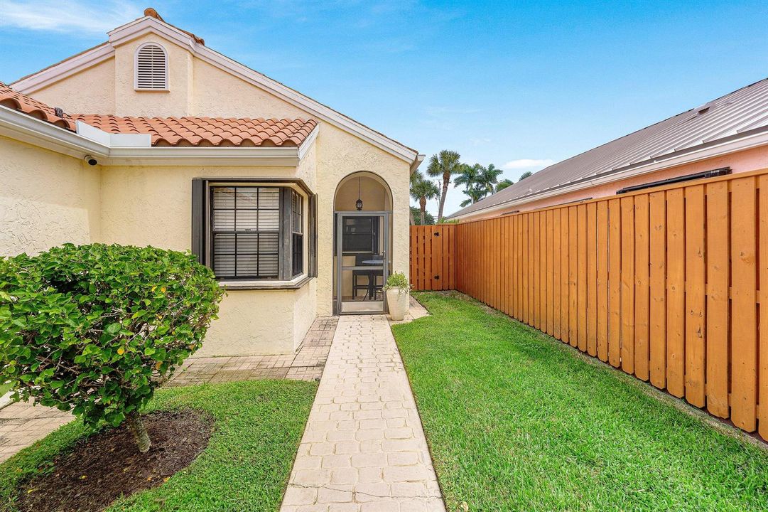 004-2530LaLiqueCircle-WestPalmBeach-FL-3