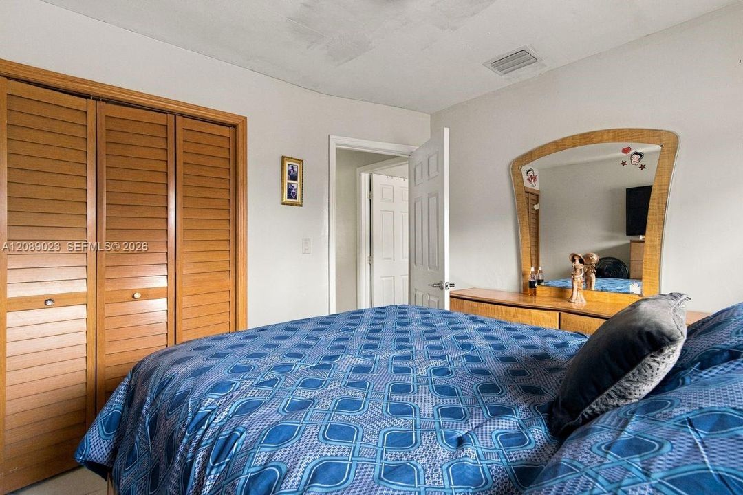 En Venta: $675,000 (3 camas, 1 baños, 1262 Pies cuadrados)