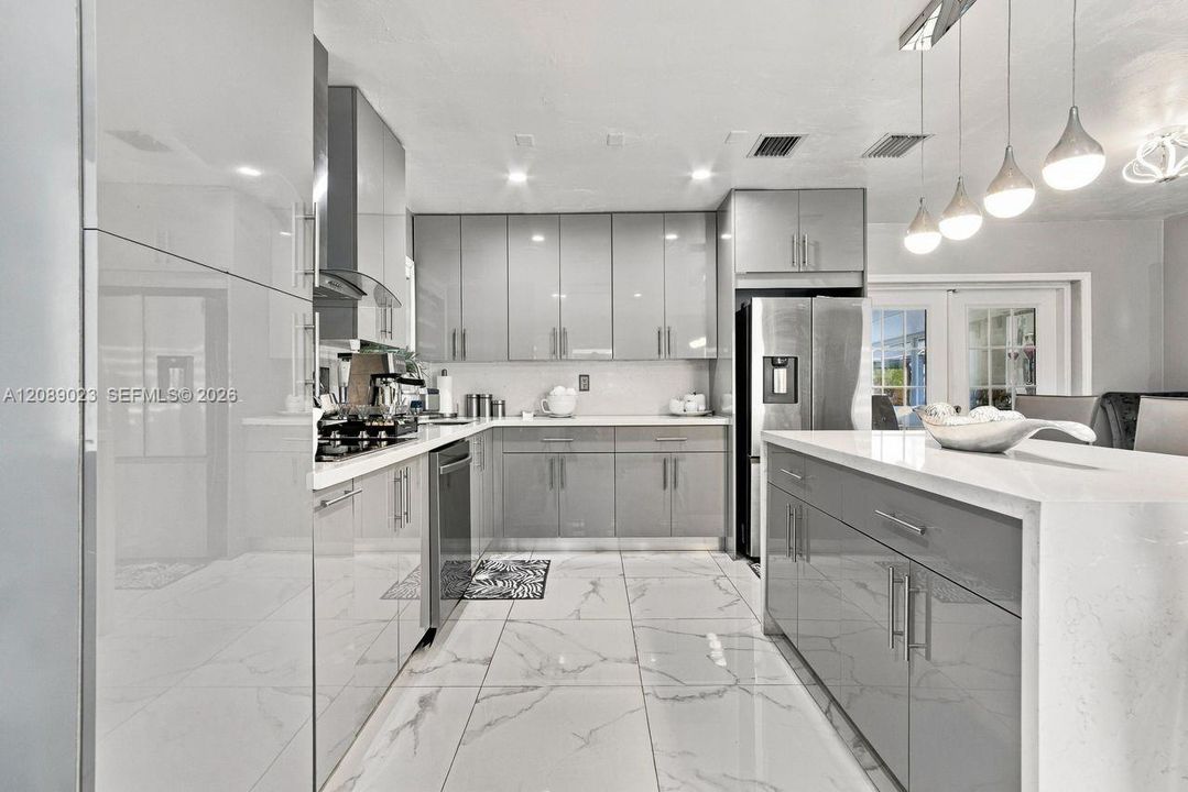 En Venta: $675,000 (3 camas, 1 baños, 1262 Pies cuadrados)