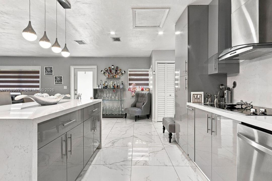 En Venta: $675,000 (3 camas, 1 baños, 1262 Pies cuadrados)