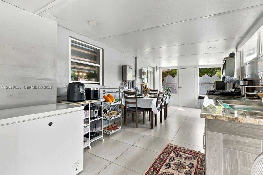 En Venta: $675,000 (3 camas, 1 baños, 1262 Pies cuadrados)