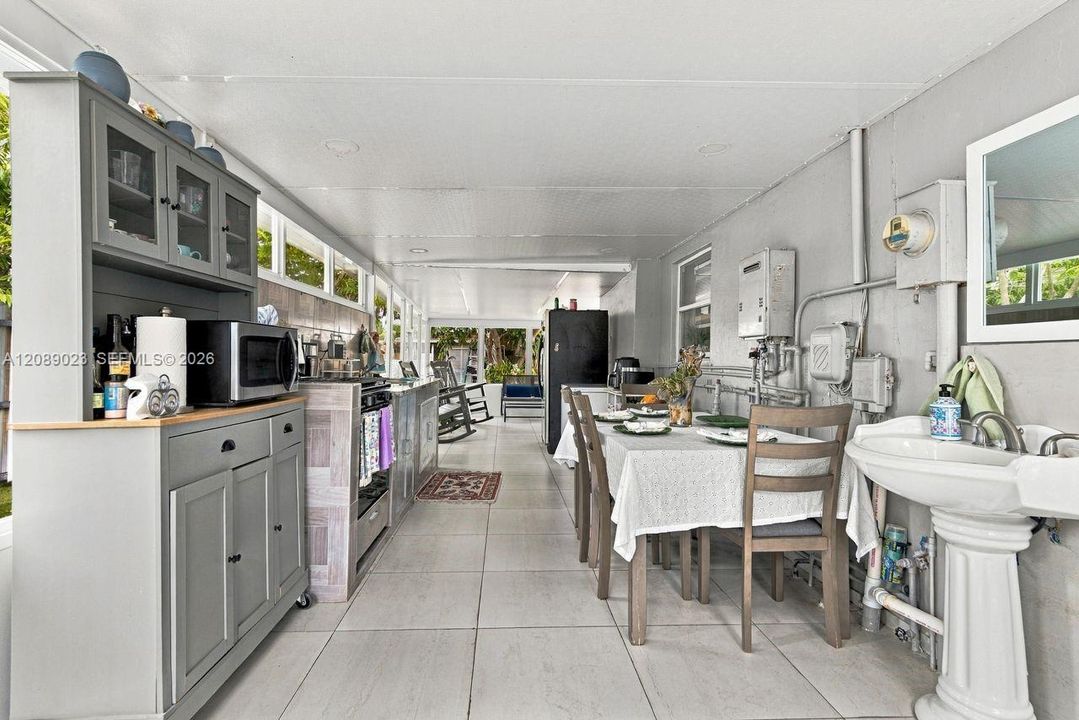 En Venta: $675,000 (3 camas, 1 baños, 1262 Pies cuadrados)