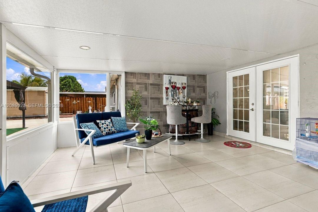 En Venta: $675,000 (3 camas, 1 baños, 1262 Pies cuadrados)