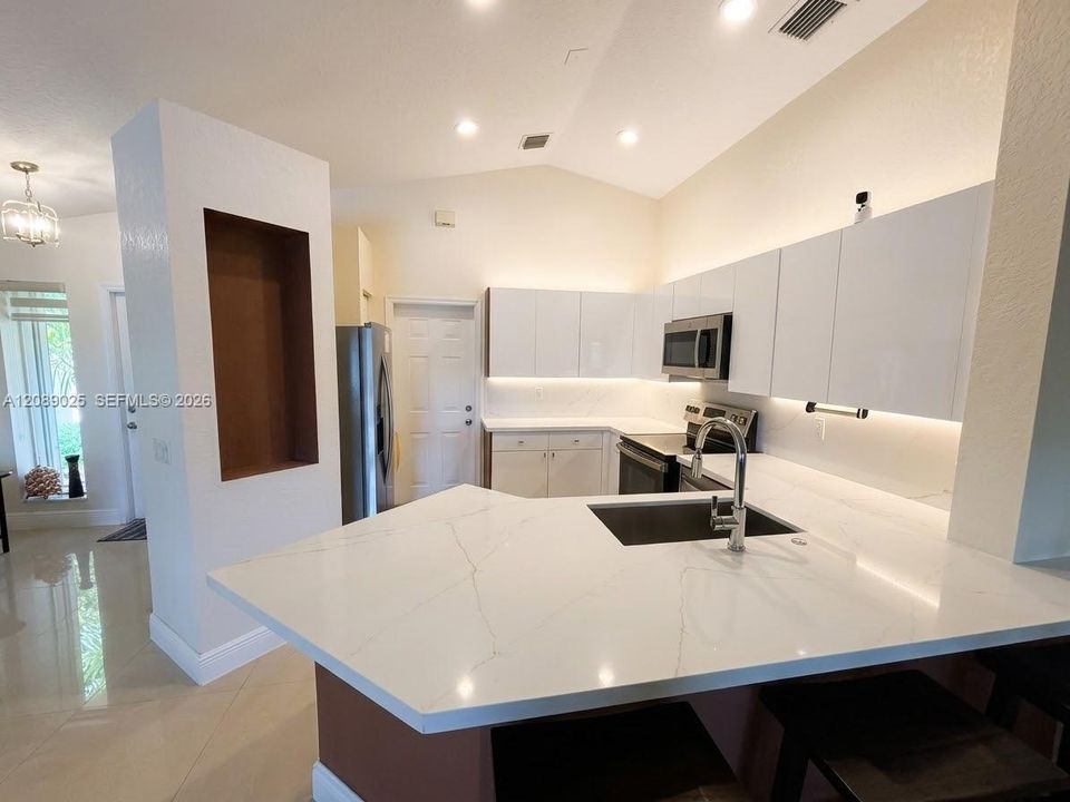 For Rent: $4,000 (3 beds, 2 baths, 1420 Square Feet)