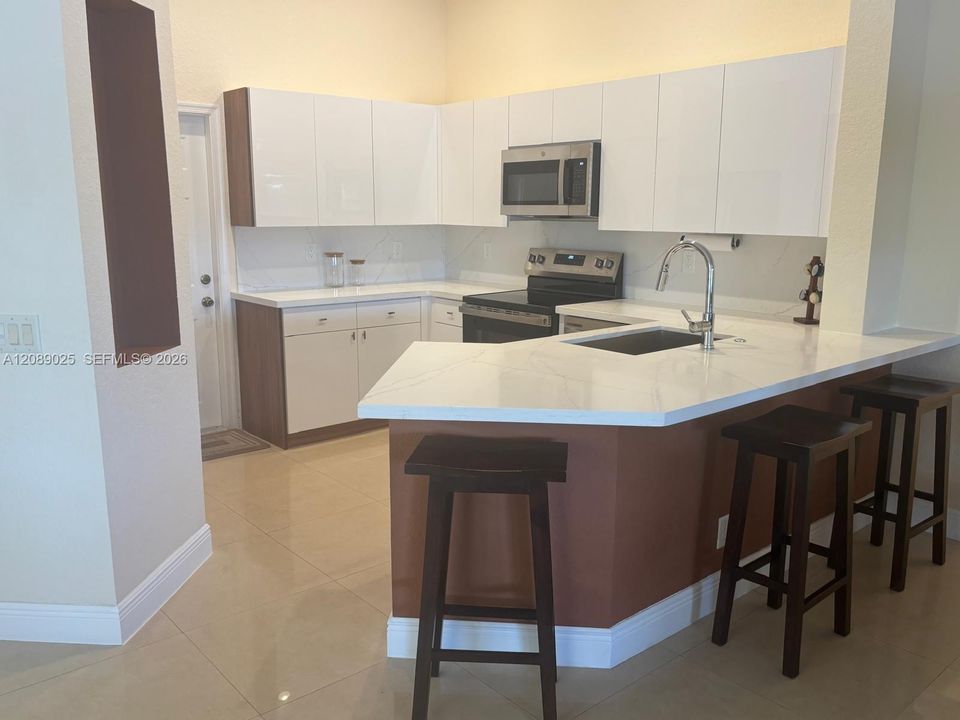 For Rent: $4,000 (3 beds, 2 baths, 1420 Square Feet)