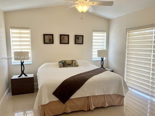 For Rent: $4,000 (3 beds, 2 baths, 1420 Square Feet)