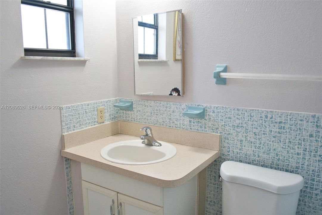 En Venta: $335,000 (2 camas, 3 baños, 1672 Pies cuadrados)