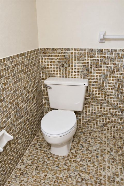 En Venta: $335,000 (2 camas, 3 baños, 1672 Pies cuadrados)