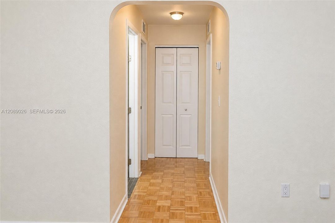 En Venta: $335,000 (2 camas, 3 baños, 1672 Pies cuadrados)