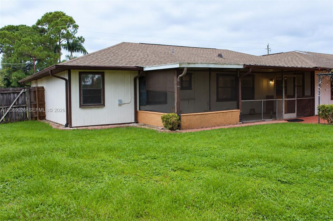 En Venta: $335,000 (2 camas, 3 baños, 1672 Pies cuadrados)