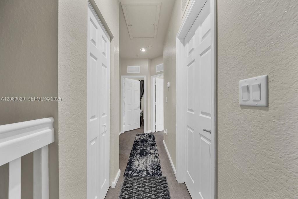 En Venta: $408,000 (3 camas, 2 baños, 1256 Pies cuadrados)