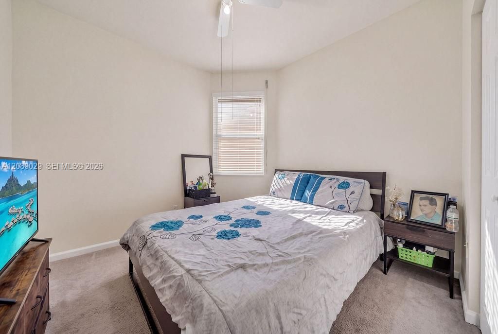En Venta: $408,000 (3 camas, 2 baños, 1256 Pies cuadrados)
