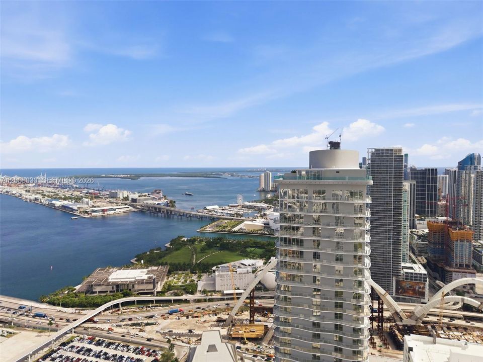 For Sale: $2,350,000 (2 beds, 2 baths, 1285 Square Feet)