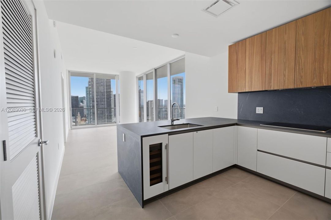 For Sale: $2,350,000 (2 beds, 2 baths, 1285 Square Feet)