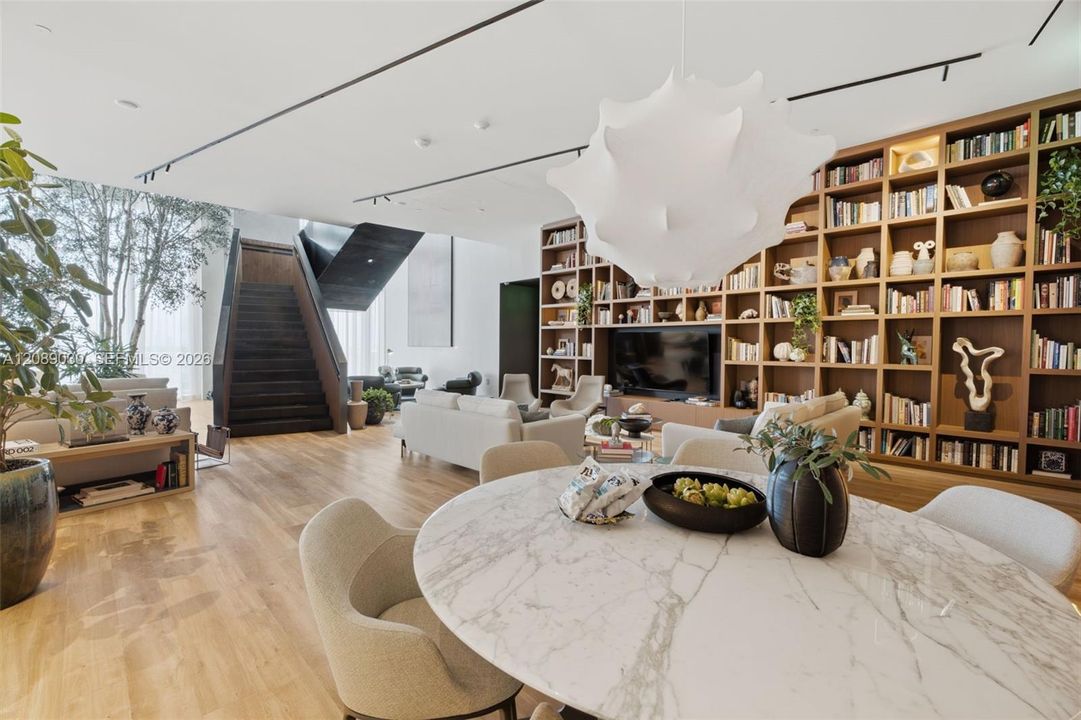 For Sale: $2,350,000 (2 beds, 2 baths, 1285 Square Feet)