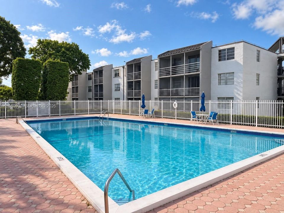 For Rent: $2,600 (1 beds, 2 baths, 1135 Square Feet)