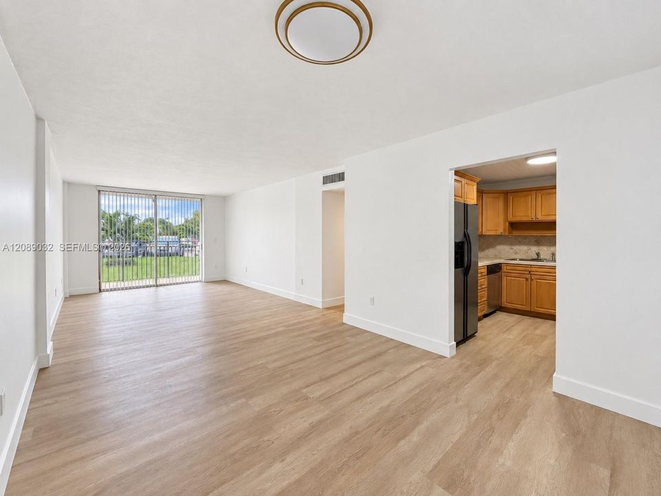 For Rent: $2,600 (1 beds, 2 baths, 1135 Square Feet)