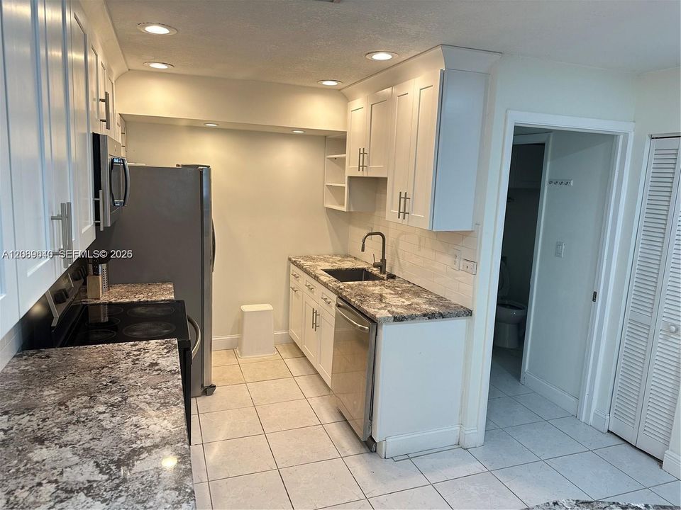 For Rent: $2,800 (3 beds, 3 baths, 1280 Square Feet)
