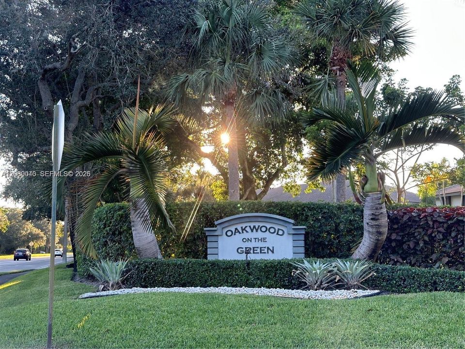 For Rent: $2,800 (3 beds, 3 baths, 1280 Square Feet)