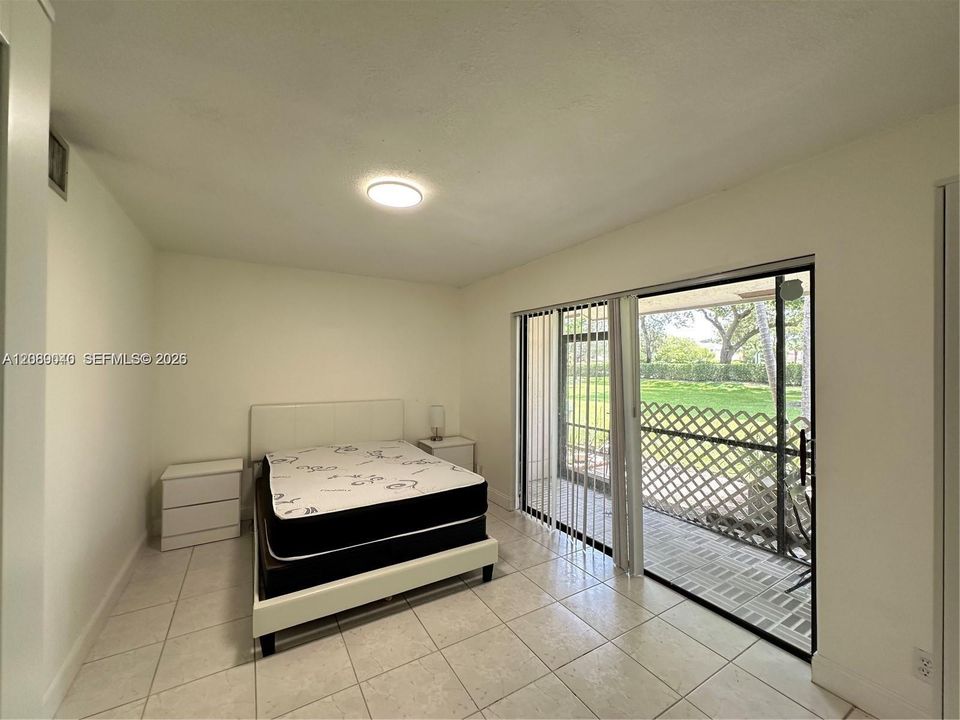 For Rent: $2,800 (3 beds, 3 baths, 1280 Square Feet)