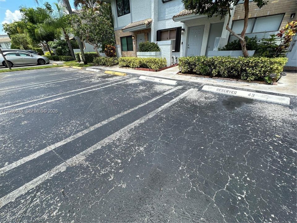 For Rent: $2,800 (3 beds, 3 baths, 1280 Square Feet)