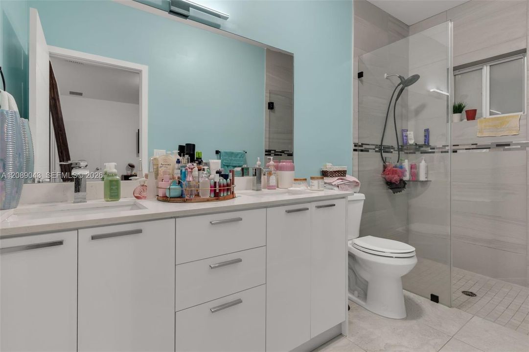 For Sale: $670,000 (4 beds, 3 baths, 1838 Square Feet)