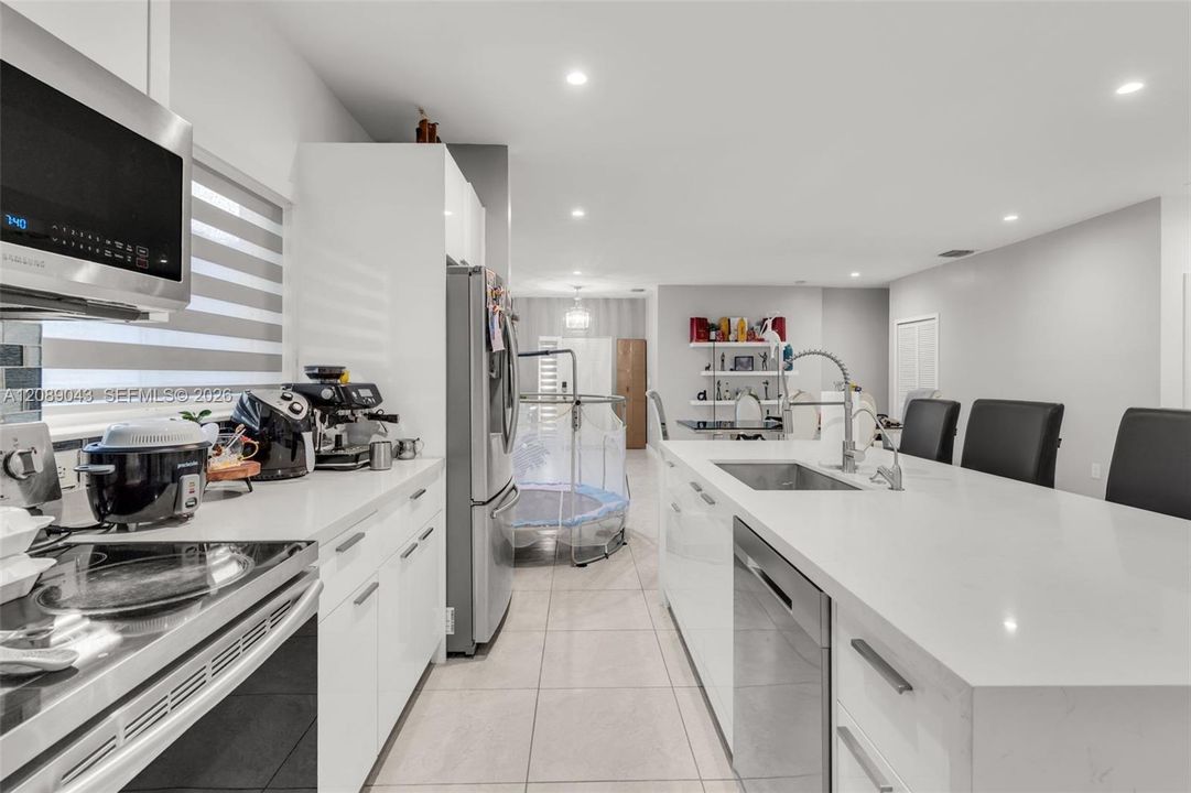 For Sale: $670,000 (4 beds, 3 baths, 1838 Square Feet)